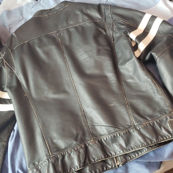 Mens Danier leather jacket. - Picture 4 of 7